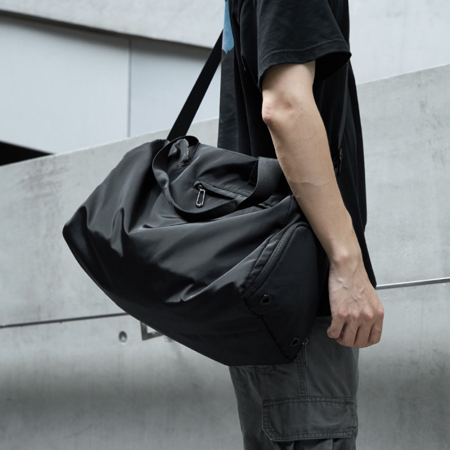 【New Arrival】Sleek Black Nylon - Weekender Bag Duffle recension och pris