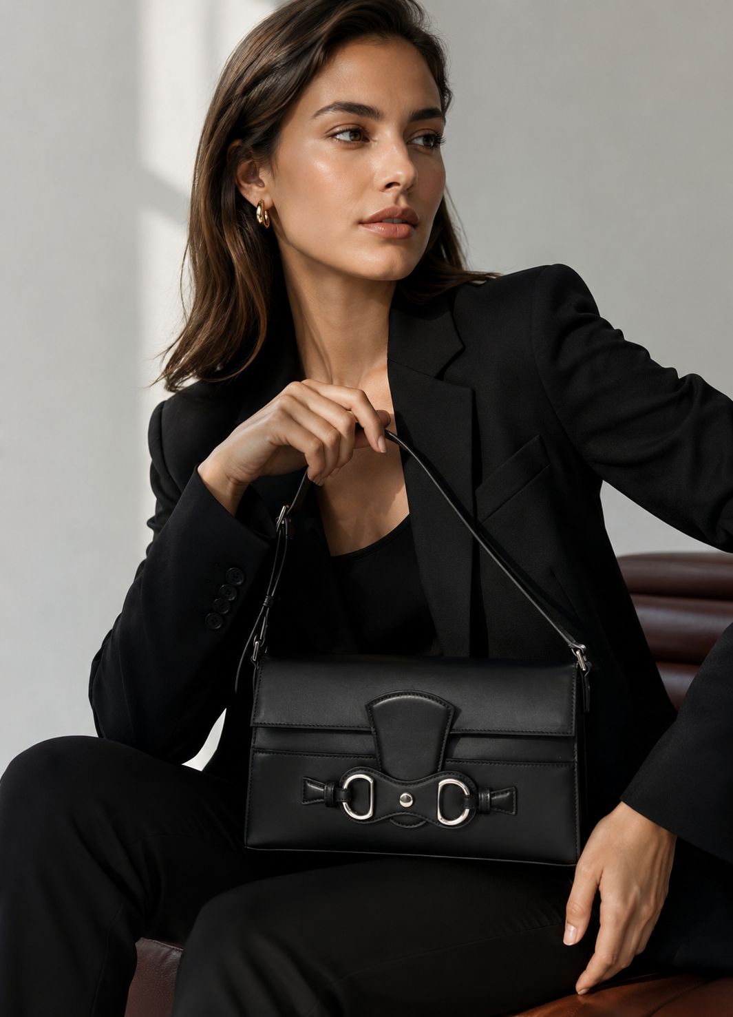 Smooth black leather shoulder  - Structured Handbag Top Handle recension och pris