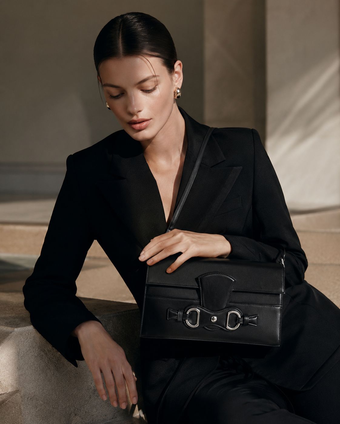 Smooth black leather shoulder  - Structured Handbag Top Handle recension och pris