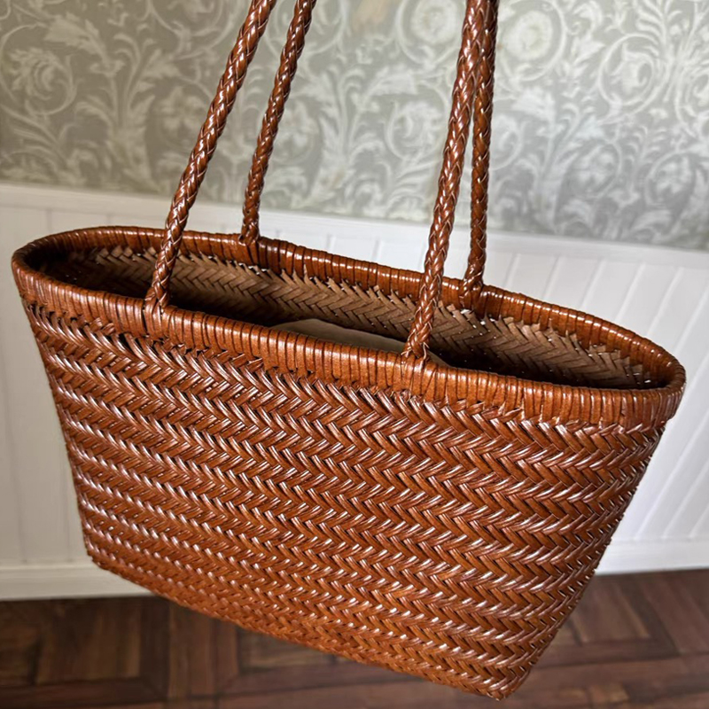 Genuine Leather Handwoven Tote - Luxury Bags Vintage recension och pris