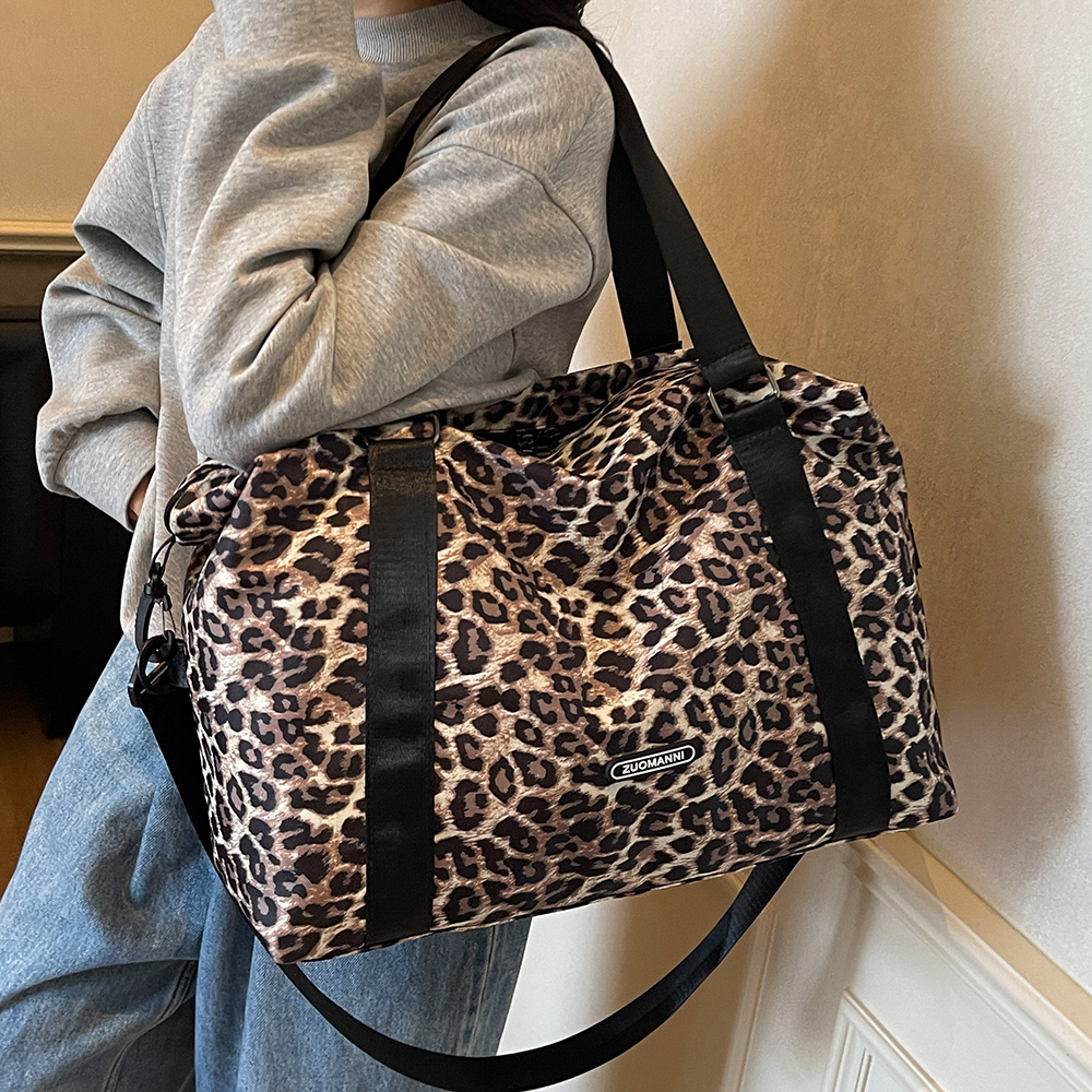 Leopard Printing Travel Duffel - Weekender Bag Duffle recension och pris