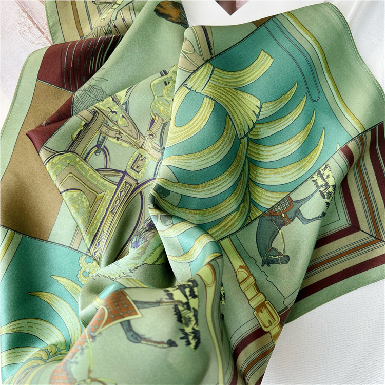 Small Mulberry Silk Scarf 65CM - Luxury Bags Green recension och pris