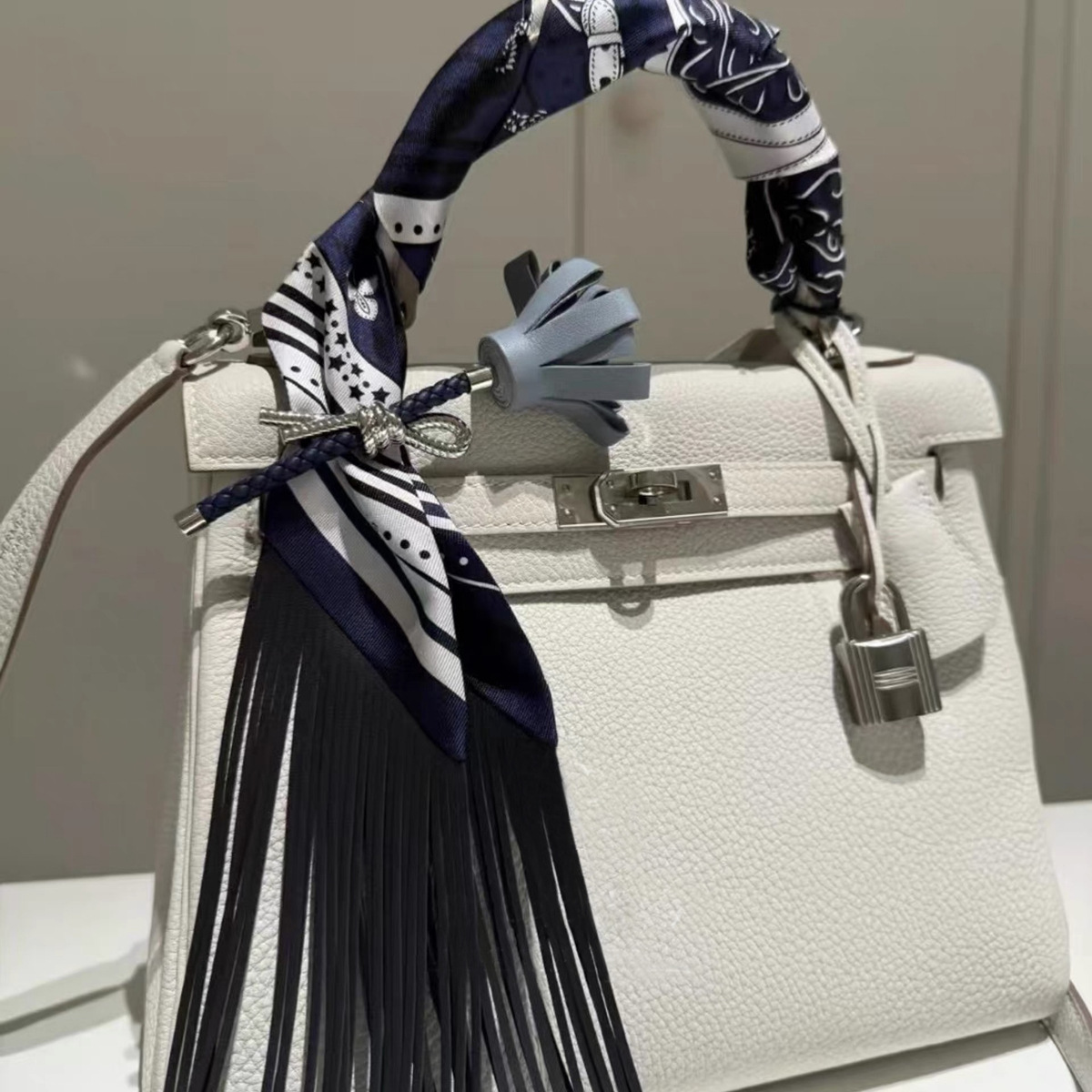 Faux Leather Fringe Tassel Sca - Luxury Bags And Accessories recension och pris
