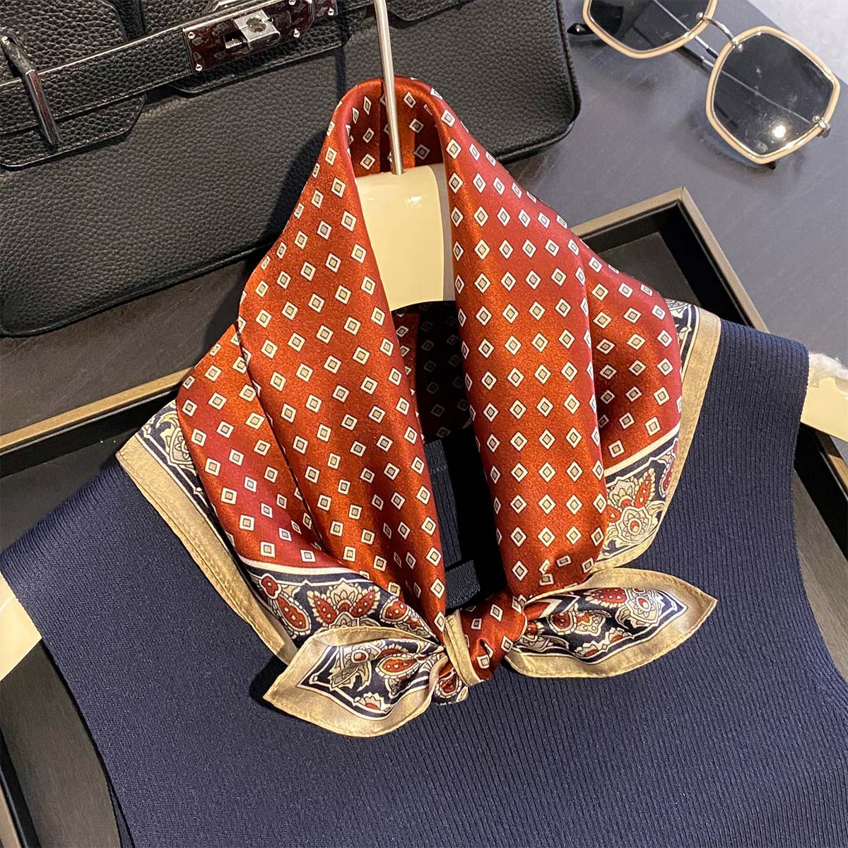 Luxury 100% Pure Silk Square S - Luxury Bags And Accessories recension och pris