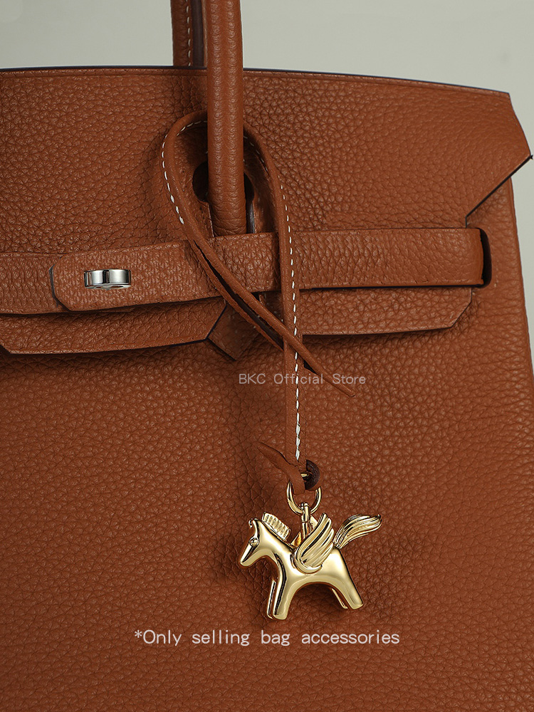 Luxury Brass Pegasus Bag Charm - Luxury Bags Hermes recension och pris